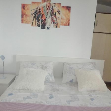 Apartman Ivo Apartment Baska Voda Bagian luar foto