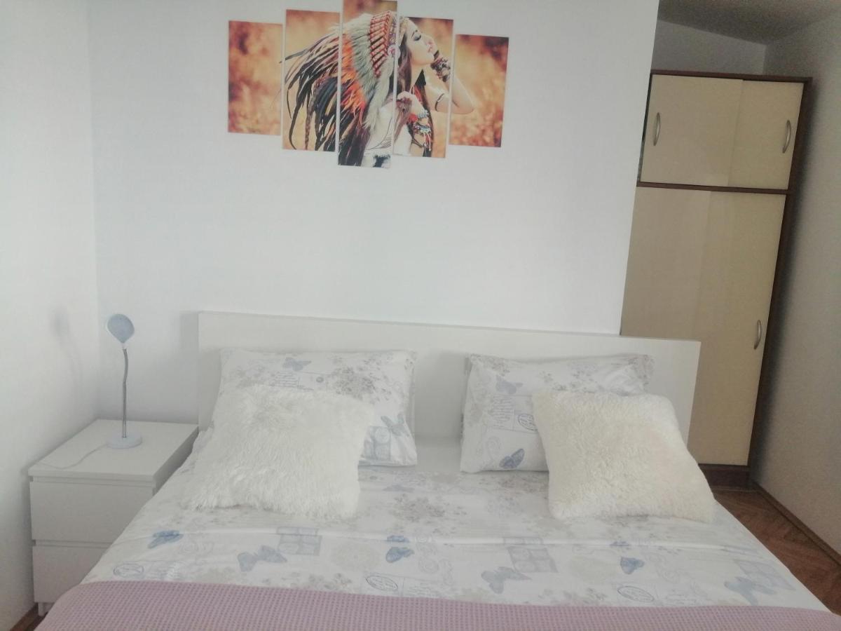 Apartman Ivo Apartment Baska Voda Bagian luar foto