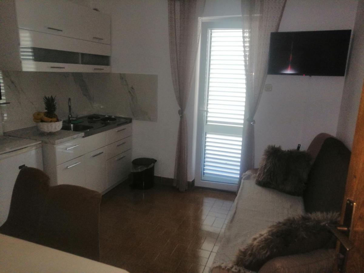 Apartman Ivo Apartment Baska Voda Bagian luar foto