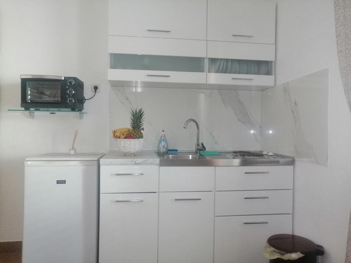 Apartman Ivo Apartment Baska Voda Bagian luar foto