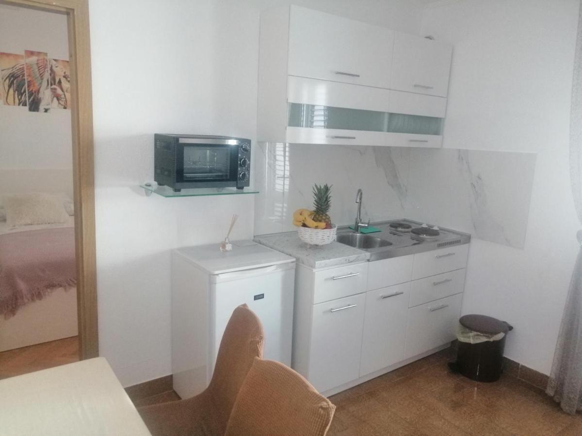 Apartman Ivo Apartment Baska Voda Bagian luar foto