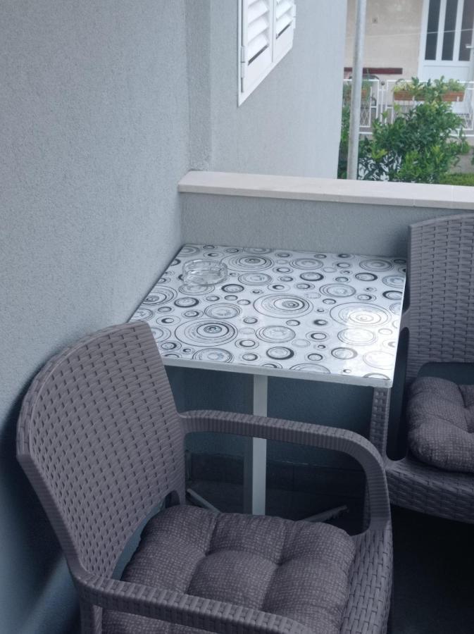 Apartman Ivo Apartment Baska Voda Bagian luar foto